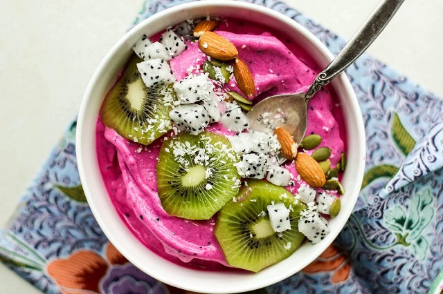 Dragon Fruit Images/Pictures - Image of Dragon Fruit Smoothie Bowl. Photo credit: Sunkissed Kitchen. https://sunkissedkitchen.com/dragon-fruit-smoothie-bowls/