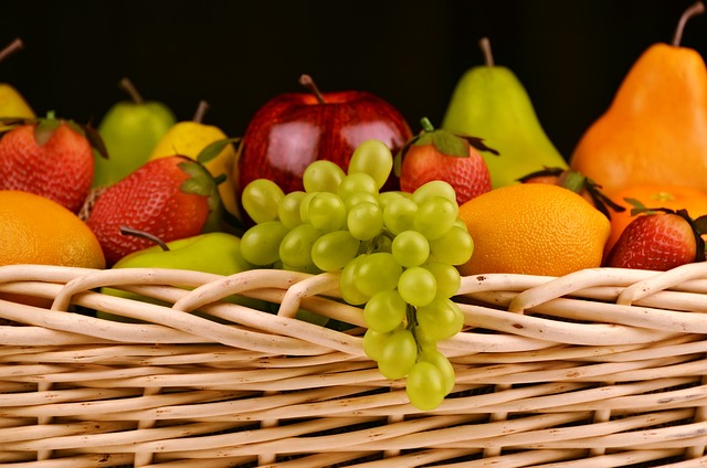 Healthy Cancer-fighting Foods - Fruits Images/Photos: 1. A photo of a basket full of healthy foods - fruits including grapefruits and pears. Image by diapicard from Pixabay 