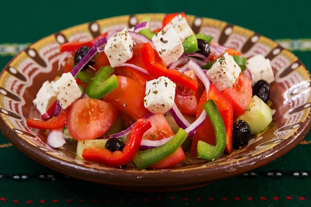 Free image of Greek salad recipe and food served on a plate