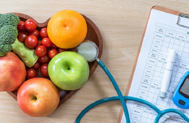 10 Healthiest & Best Low-carb Fruits for Diabetes Prevention